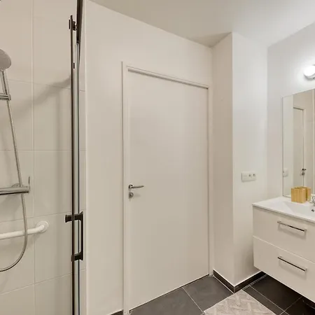 15 Minutes From Paris Apartment