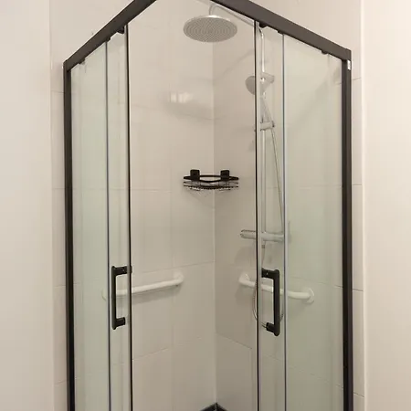 15 Minutes From Paris Apartment *